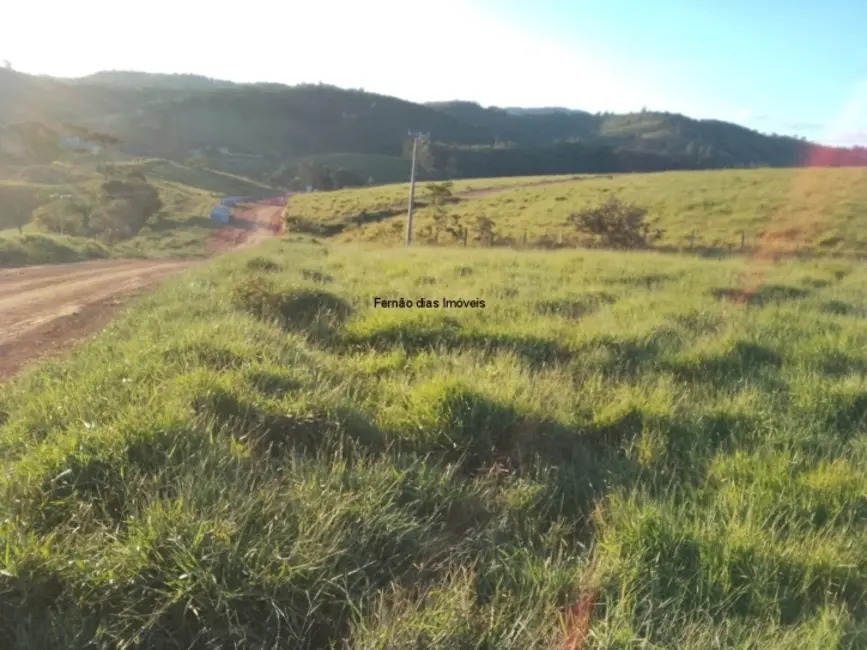 Chácara com 3 quartos à venda, 1000m2 em Joanopolis - SP - imagem 3 Foto 3 de Chácara com 3 quartos à venda, 1000m2 em Joanopolis - SP