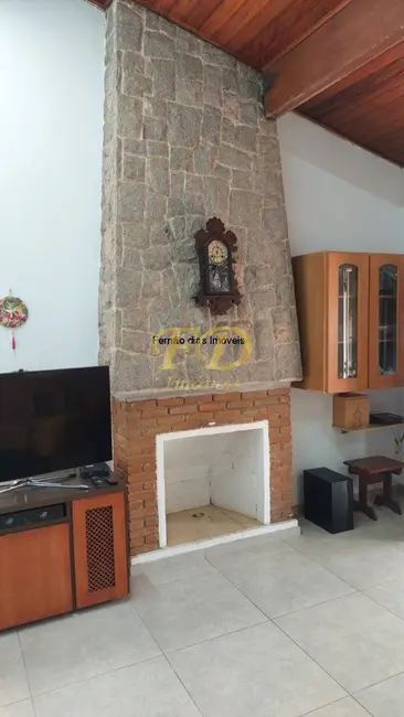 Casa com 4 quartos à venda, 200m2 em Vila Santo Antônio, Atibaia - SP - imagem 3 Foto 3 de Casa com 4 quartos à venda, 200m2 em Vila Santo Antônio, Atibaia - SP