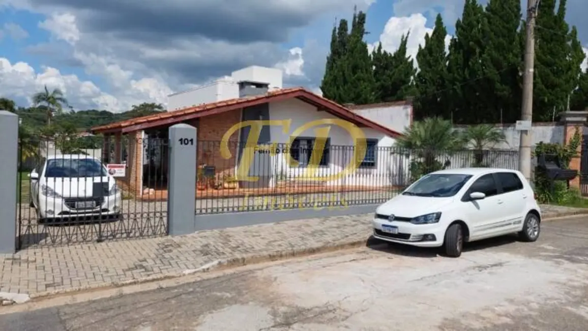 Foto 1 de Casa com 4 quartos à venda, 200m2 em Vila Santo Antônio, Atibaia - SP