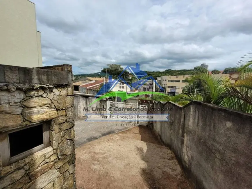 Foto 2 de Casa com 4 quartos à venda e para alugar, 520m2 em Vila Junqueira, Atibaia - SP