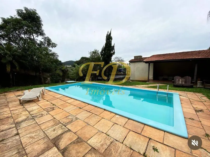 Foto 3 de Chácara com 3 quartos para alugar, 1150m2 em Atibaia - SP