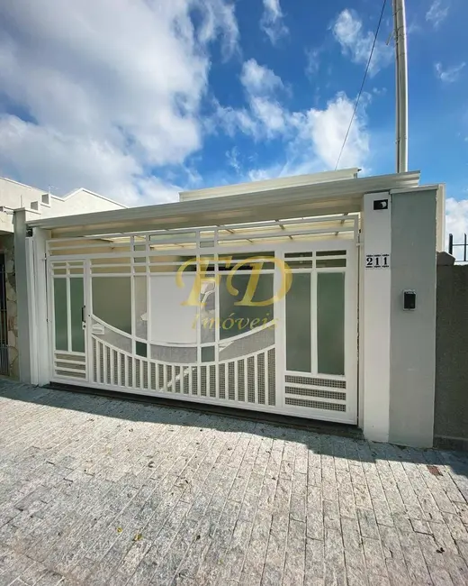 Casa com 4 quartos para alugar, 250m2 em Centro, Atibaia - SP - imagem 3 Foto 3 de Casa com 4 quartos para alugar, 250m2 em Centro, Atibaia - SP