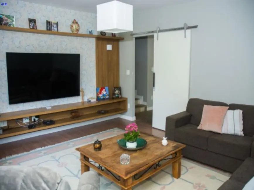 Casa de Condomínio com 3 quartos à venda, 320m2 em Pindamonhangaba - SP - imagem 8 Foto 8 de Casa de Condomínio com 3 quartos à venda, 320m2 em Pindamonhangaba - SP