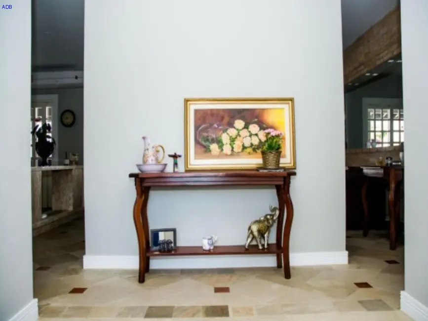 Casa de Condomínio com 3 quartos à venda, 320m2 em Pindamonhangaba - SP - imagem 3 Foto 3 de Casa de Condomínio com 3 quartos à venda, 320m2 em Pindamonhangaba - SP