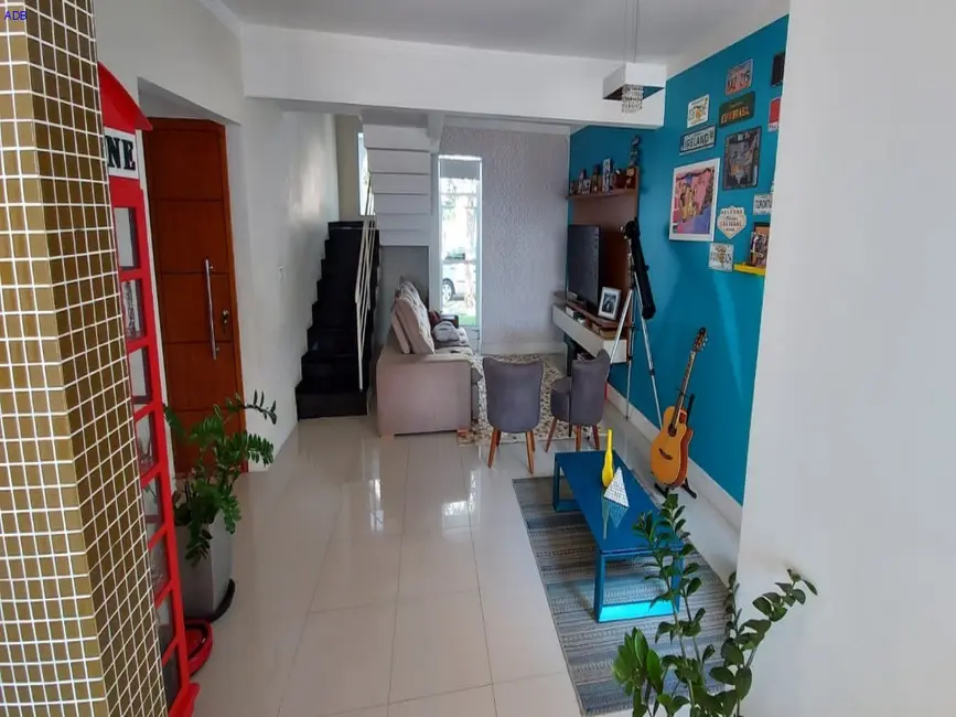 Foto 5 de Casa de Condomínio com 3 quartos à venda, 200m2 em Jardim Oásis, Taubate - SP