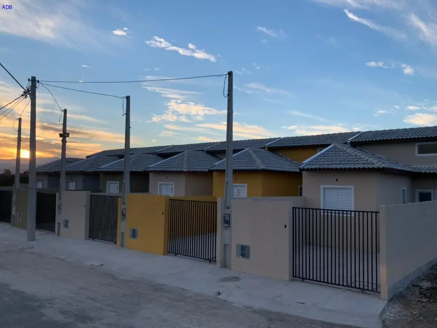 Foto 3 de Casa com 2 quartos à venda, 50m2 em Pindamonhangaba - SP