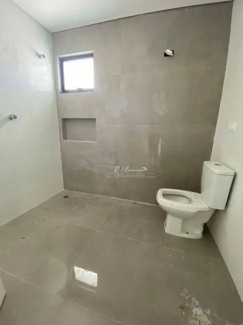 Sobrado com 3 quartos à venda, 185m2 em Uberaba, Curitiba - PR - imagem 9 Foto 9 de Sobrado com 3 quartos à venda, 185m2 em Uberaba, Curitiba - PR