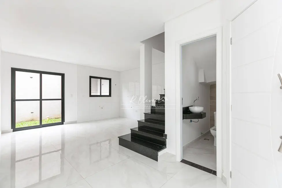 Sobrado com 4 quartos à venda, 225m2 em Boneca do Iguaçu, Sao Jose Dos Pinhais - PR - imagem 9 Foto 9 de Sobrado com 4 quartos à venda, 225m2 em Boneca do Iguaçu, Sao Jose Dos Pinhais - PR