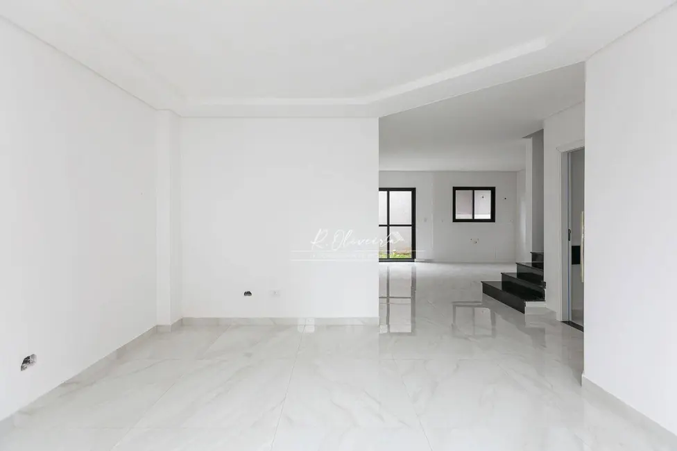 Sobrado com 4 quartos à venda, 225m2 em Boneca do Iguaçu, Sao Jose Dos Pinhais - PR - imagem 8 Foto 8 de Sobrado com 4 quartos à venda, 225m2 em Boneca do Iguaçu, Sao Jose Dos Pinhais - PR