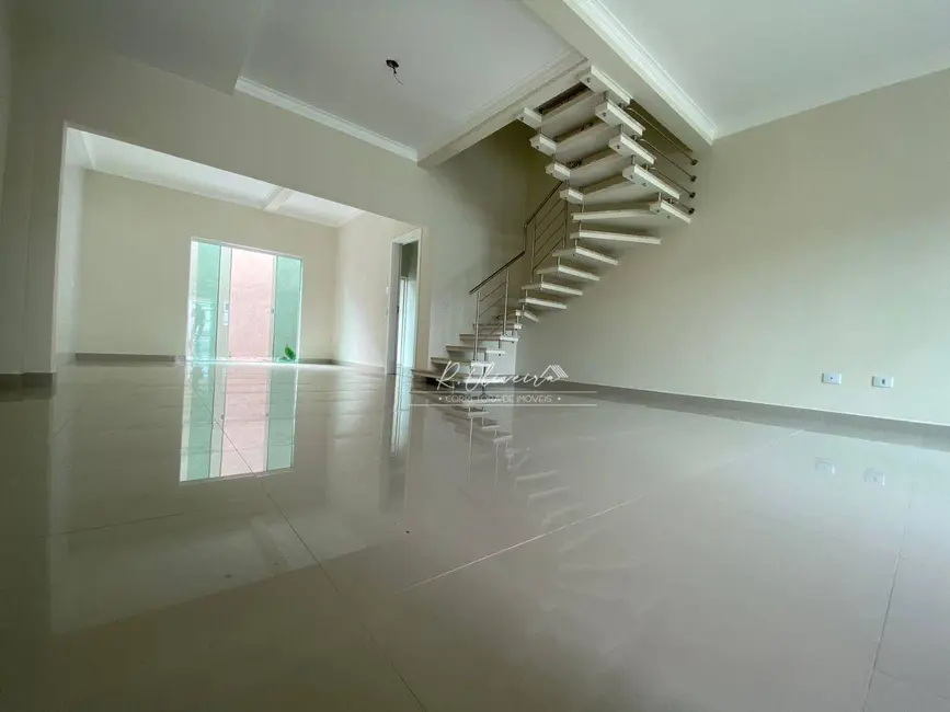 Sobrado com 3 quartos à venda, 155m2 em Boqueirão, Curitiba - PR - imagem 5 Foto 5 de Sobrado com 3 quartos à venda, 155m2 em Boqueirão, Curitiba - PR