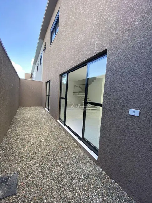 Sobrado com 3 quartos à venda, 227m2 em Bom Jesus, Sao Jose Dos Pinhais - PR - imagem 8 Foto 8 de Sobrado com 3 quartos à venda, 227m2 em Bom Jesus, Sao Jose Dos Pinhais - PR