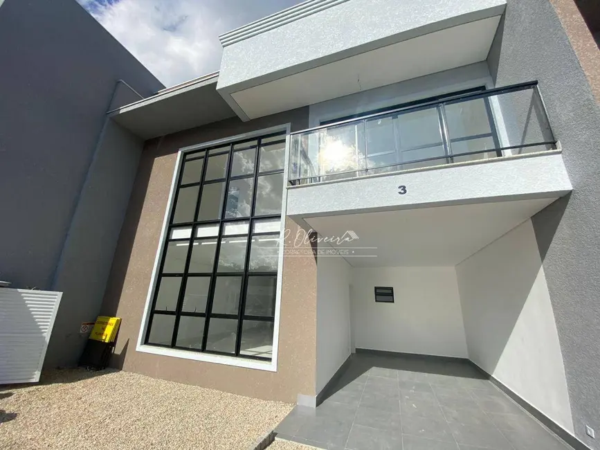 Sobrado com 3 quartos à venda, 227m2 em Bom Jesus, Sao Jose Dos Pinhais - PR - imagem 3 Foto 3 de Sobrado com 3 quartos à venda, 227m2 em Bom Jesus, Sao Jose Dos Pinhais - PR