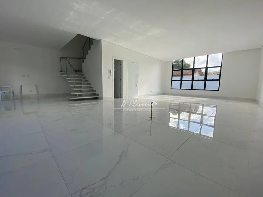 Sobrado com 3 quartos à venda, 227m2 em Bom Jesus, Sao Jose Dos Pinhais - PR - imagem 7 Foto 7 de Sobrado com 3 quartos à venda, 227m2 em Bom Jesus, Sao Jose Dos Pinhais - PR