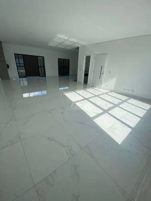 Sobrado com 3 quartos à venda, 227m2 em Bom Jesus, Sao Jose Dos Pinhais - PR - imagem 6 Foto 6 de Sobrado com 3 quartos à venda, 227m2 em Bom Jesus, Sao Jose Dos Pinhais - PR