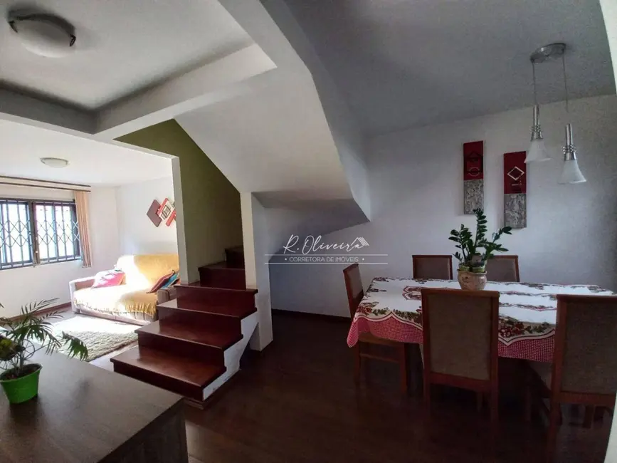 Foto 9 de Sobrado com 3 quartos à venda, 141m2 em Novo Mundo, Curitiba - PR