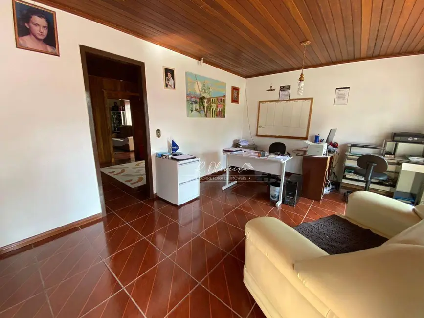 Casa com 3 quartos à venda, 455m2 em Boneca do Iguaçu, Sao Jose Dos Pinhais - PR - imagem 7 Foto 7 de Casa com 3 quartos à venda, 455m2 em Boneca do Iguaçu, Sao Jose Dos Pinhais - PR