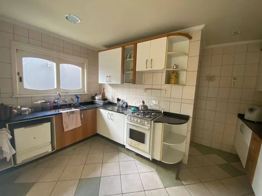 Sobrado com 3 quartos à venda, 285m2 em Afonso Pena, Sao Jose Dos Pinhais - PR - imagem 9 Foto 9 de Sobrado com 3 quartos à venda, 285m2 em Afonso Pena, Sao Jose Dos Pinhais - PR