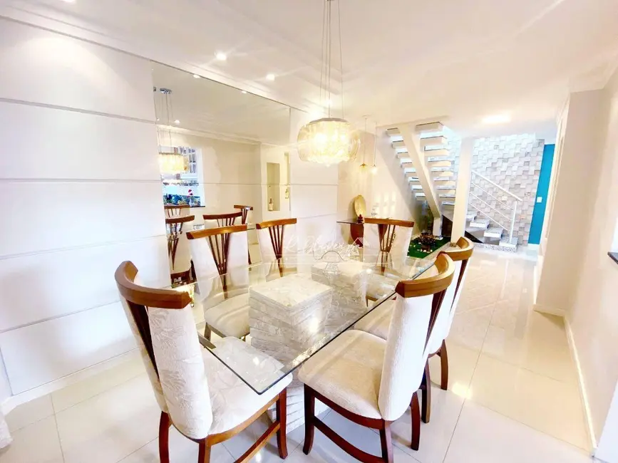 Foto 1 de Sobrado com 5 quartos à venda, 907m2 em Colombo - PR