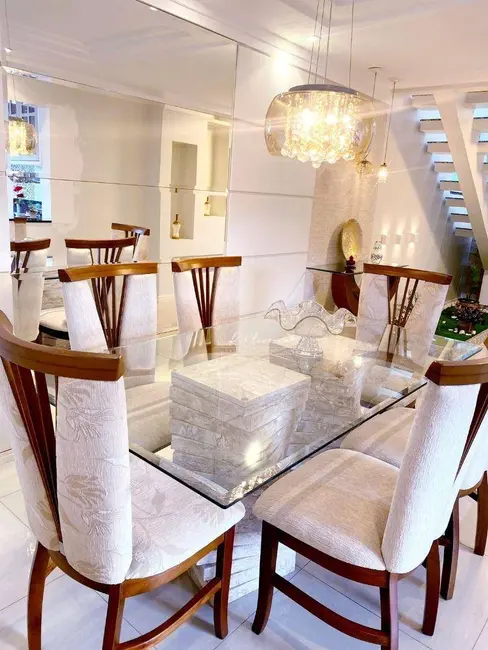 Foto 2 de Sobrado com 5 quartos à venda, 907m2 em Colombo - PR