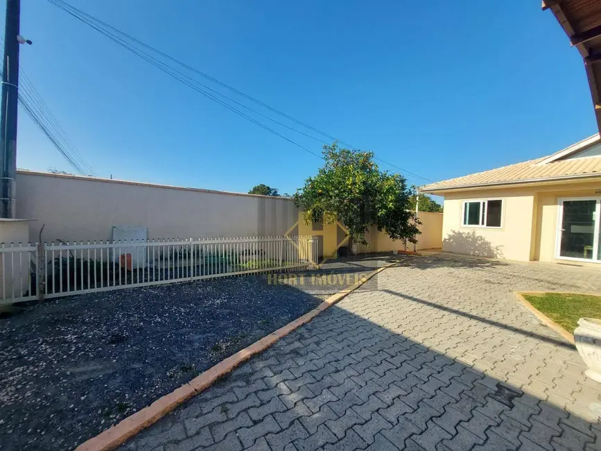 Casa com 4 quartos à venda, 297m2 em Bombinhas - SC - imagem 2 Foto 2 de Casa com 4 quartos à venda, 297m2 em Bombinhas - SC