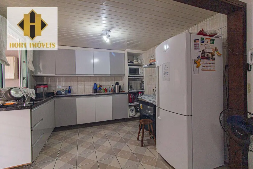 Sobrado com 3 quartos à venda, 160m2 em Bairro Alto, Curitiba - PR - imagem 9 Foto 9 de Sobrado com 3 quartos à venda, 160m2 em Bairro Alto, Curitiba - PR