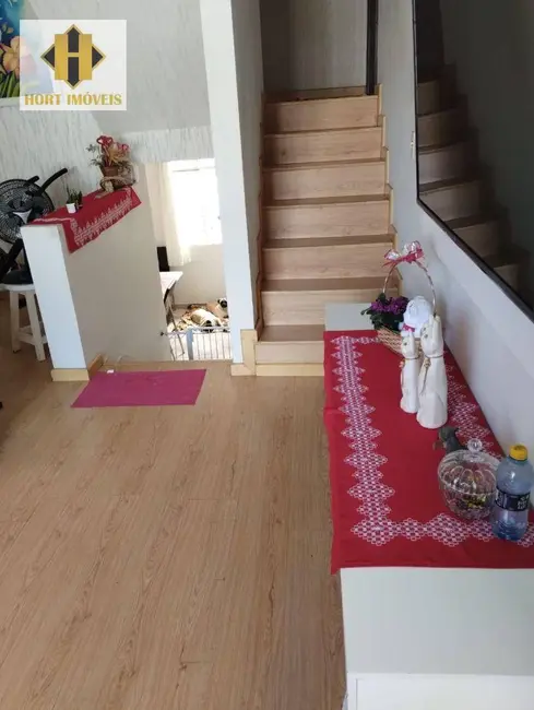 Sobrado com 3 quartos à venda, 160m2 em Bairro Alto, Curitiba - PR - imagem 7 Foto 7 de Sobrado com 3 quartos à venda, 160m2 em Bairro Alto, Curitiba - PR