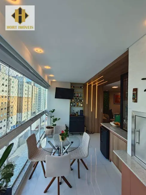 Foto 2 de Apartamento com 3 quartos à venda, 178m2 em Meia Praia, Itapema - SC