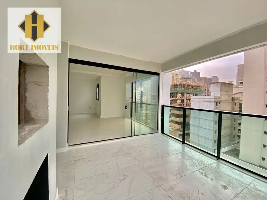 Foto 3 de Apartamento com 3 quartos à venda, 229m2 em Meia Praia, Itapema - SC