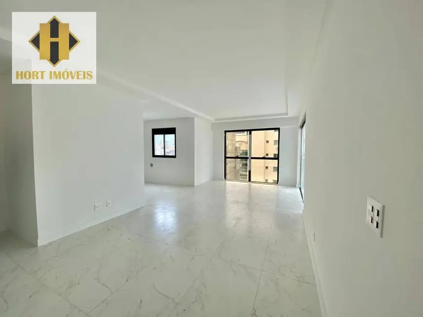Foto 4 de Apartamento com 3 quartos à venda, 229m2 em Meia Praia, Itapema - SC