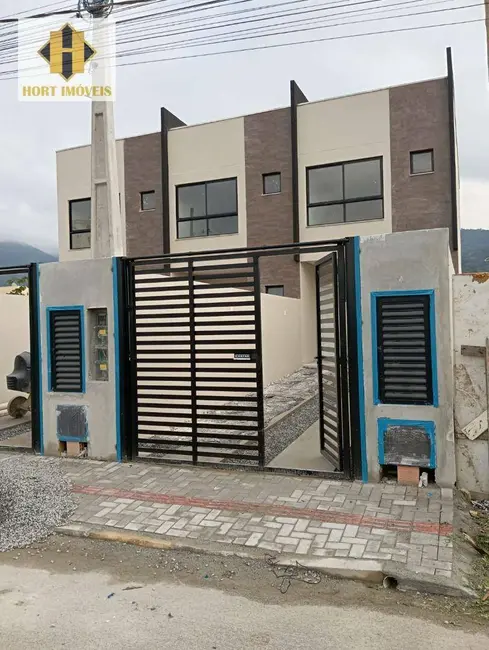 Foto 2 de Sobrado com 2 quartos à venda, 120m2 em Itapema - SC