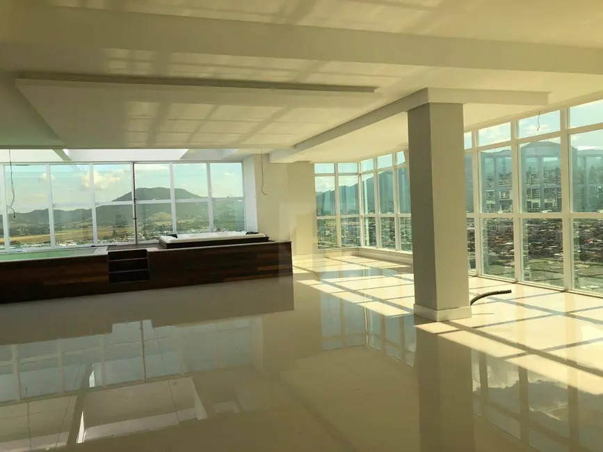 Foto 4 de Cobertura com 5 quartos à venda, 665m2 em Meia Praia, Itapema - SC