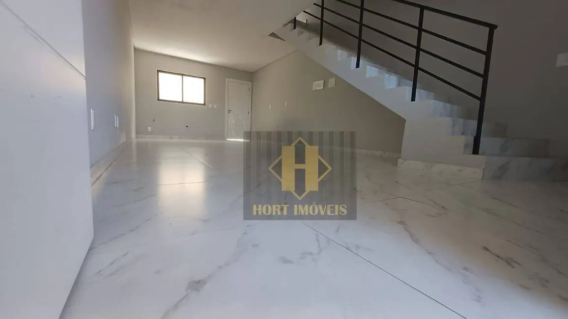 Foto 3 de Sobrado com 2 quartos à venda, 120m2 em Itapema - SC