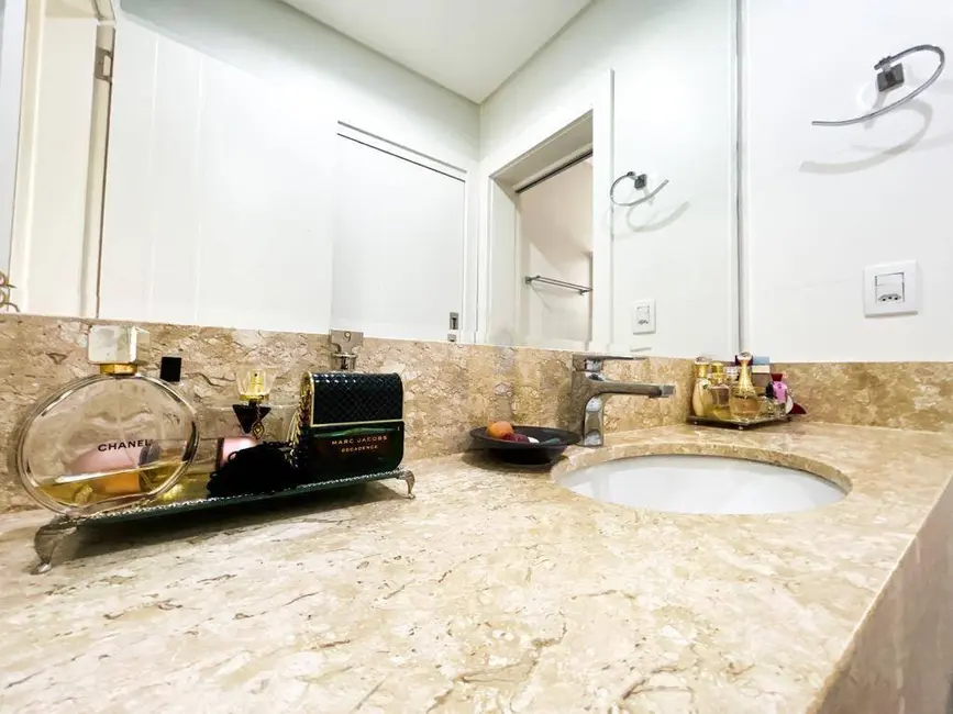 Foto 9 de Apartamento com 3 quartos à venda, 110m2 em Centro, Itapema - SC