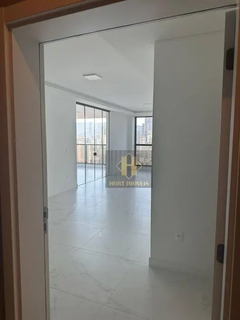 Foto 8 de Apartamento com 3 quartos à venda, 153m2 em Meia Praia, Itapema - SC