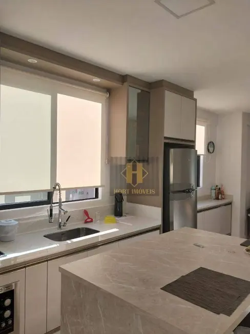 Foto 3 de Apartamento com 3 quartos à venda, 109m2 em Meia Praia, Itapema - SC