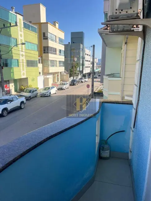 Foto 3 de Sobrado com 3 quartos à venda, 130m2 em Meia Praia, Itapema - SC