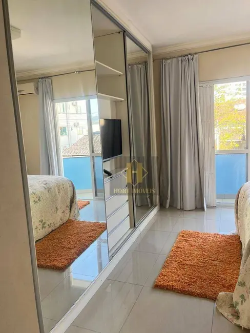 Foto 5 de Sobrado com 3 quartos à venda, 130m2 em Meia Praia, Itapema - SC