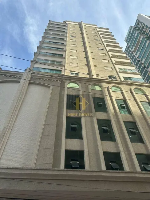 Apartamento com 4 quartos para alugar, 160m2 em Centro, Balneario Camboriu - SC - imagem 2 Foto 2 de Apartamento com 4 quartos para alugar, 160m2 em Centro, Balneario Camboriu - SC