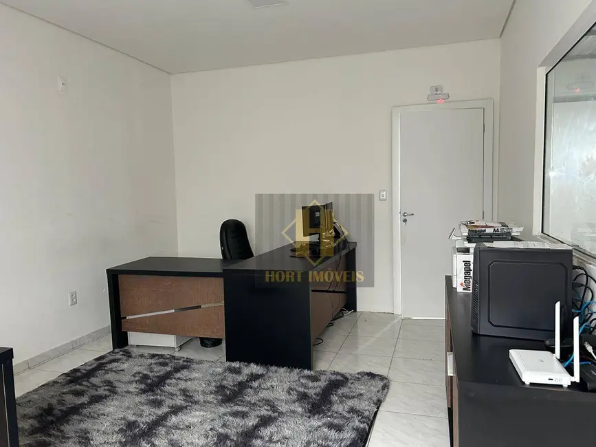 Foto 9 de Armazém / Galpão para alugar, 200m2 em Itapema - SC