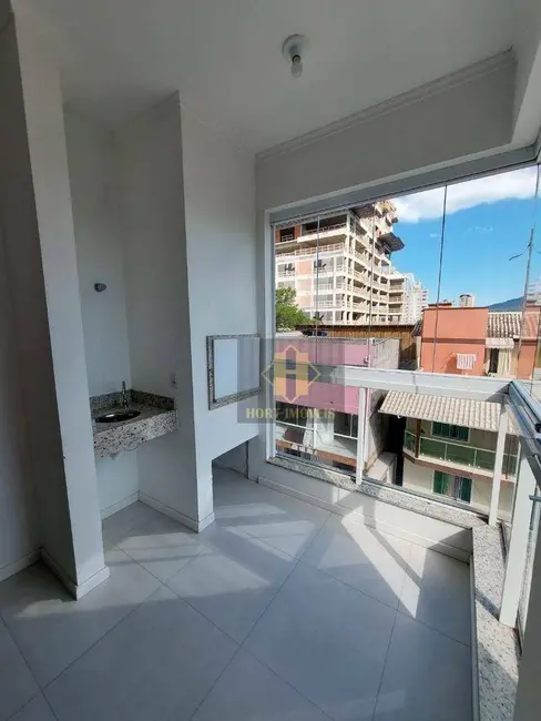 Foto 3 de Apartamento com 2 quartos para alugar, 70m2 em Meia Praia, Itapema - SC