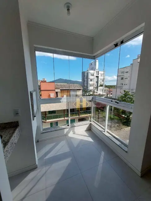 Foto 1 de Apartamento com 2 quartos para alugar, 70m2 em Meia Praia, Itapema - SC
