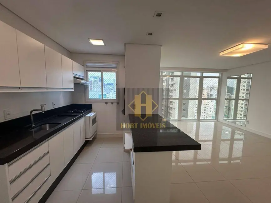 Foto 2 de Apartamento com 3 quartos para alugar, 146m2 em Centro, Balneario Camboriu - SC