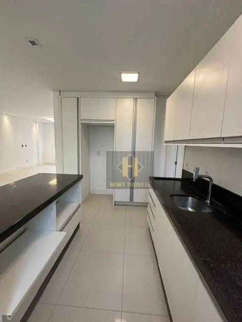 Foto 6 de Apartamento com 3 quartos para alugar, 146m2 em Centro, Balneario Camboriu - SC