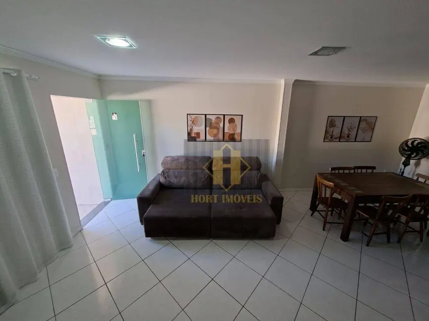 Foto 6 de Sobrado com 3 quartos para alugar, 150m2 em Itapema - SC