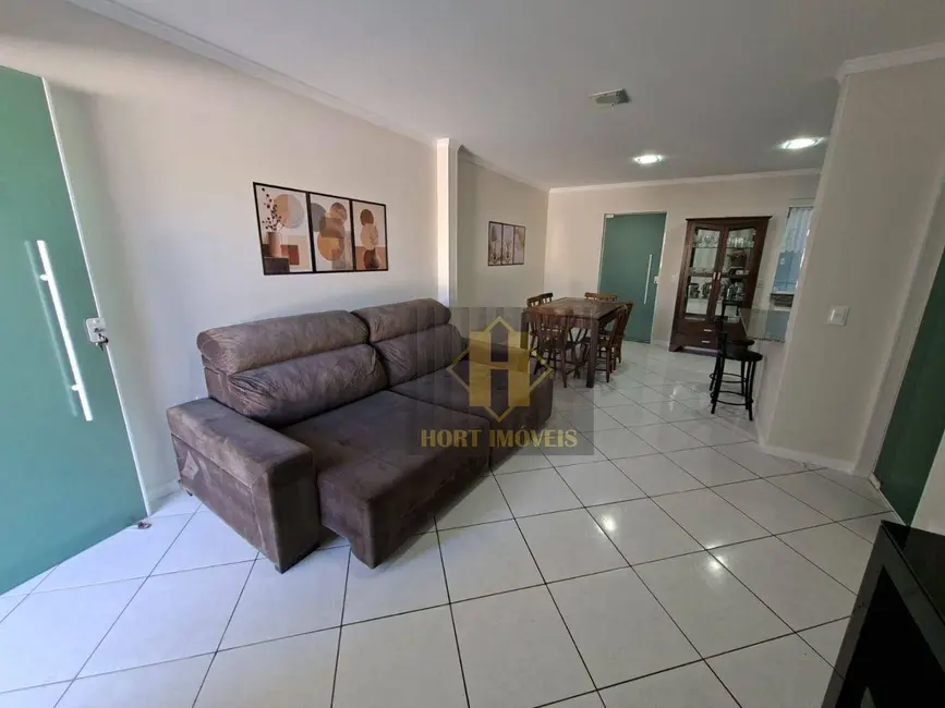 Foto 5 de Sobrado com 3 quartos para alugar, 150m2 em Itapema - SC