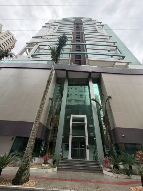 Apartamento com 3 quartos para alugar, 174m2 em Centro, Balneario Camboriu - SC - imagem 1 Foto 1 de Apartamento com 3 quartos para alugar, 174m2 em Centro, Balneario Camboriu - SC