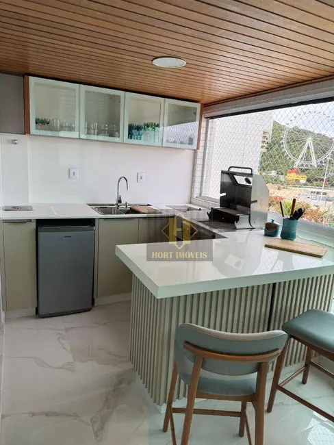 Apartamento com 4 quartos para alugar, 227m2 em Balneario Camboriu - SC - imagem 7 Foto 7 de Apartamento com 4 quartos para alugar, 227m2 em Balneario Camboriu - SC