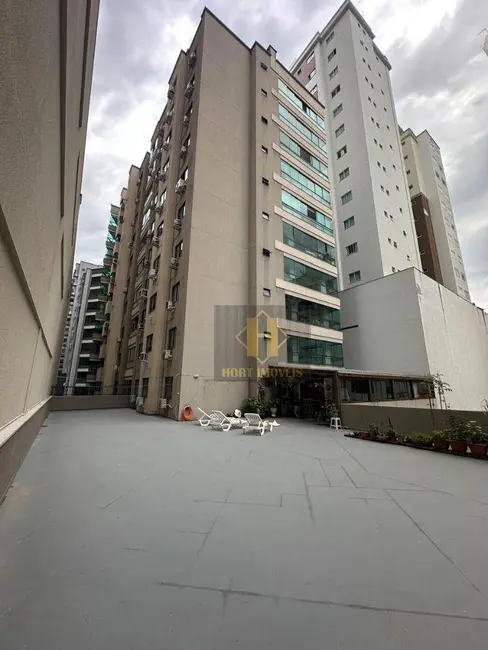 Apartamento com 3 quartos à venda, 450m2 em Meia Praia, Itapema - SC - imagem 2 Foto 2 de Apartamento com 3 quartos à venda, 450m2 em Meia Praia, Itapema - SC