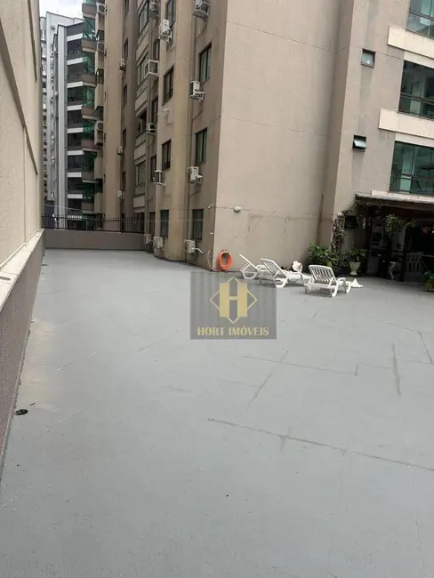 Apartamento com 3 quartos à venda, 450m2 em Meia Praia, Itapema - SC - imagem 6 Foto 6 de Apartamento com 3 quartos à venda, 450m2 em Meia Praia, Itapema - SC