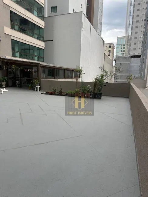 Apartamento com 3 quartos à venda, 450m2 em Meia Praia, Itapema - SC - imagem 1 Foto 1 de Apartamento com 3 quartos à venda, 450m2 em Meia Praia, Itapema - SC